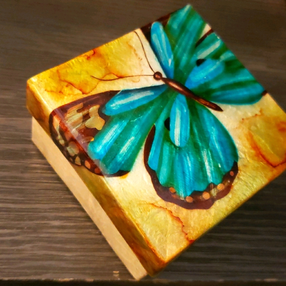 Capiz shell box